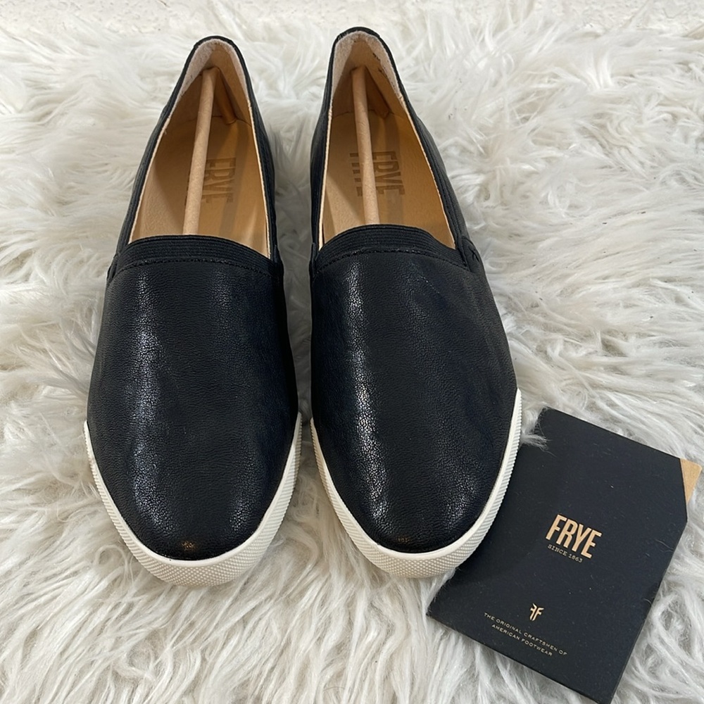 FRYE Women's Melanie Slip On Leather Sneakers Black Size 9 NEW - Picture 2 of 14